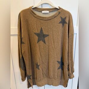 Brown and black star top